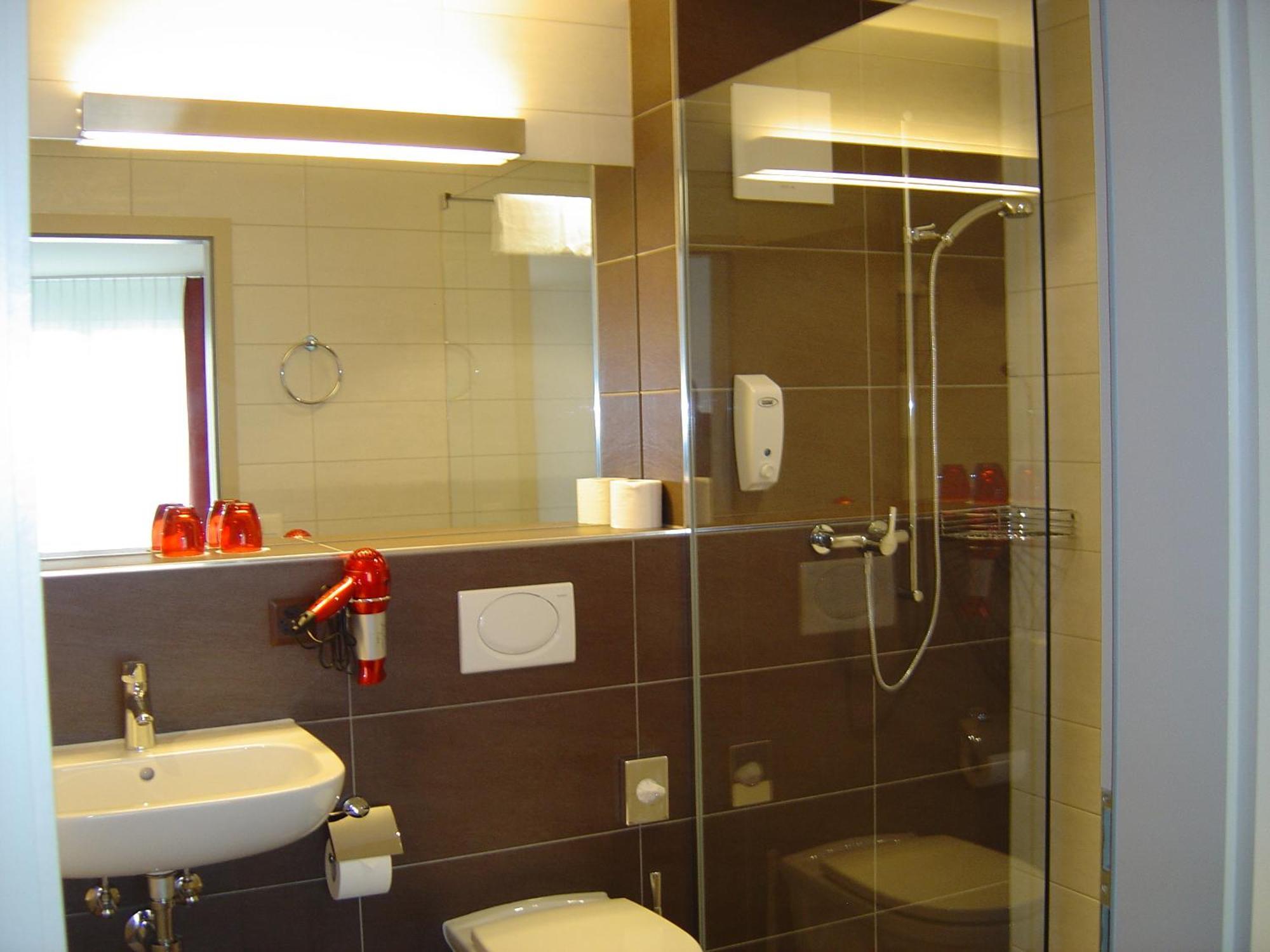 Hotel Restaurant Jura Kerzers Luaran gambar
