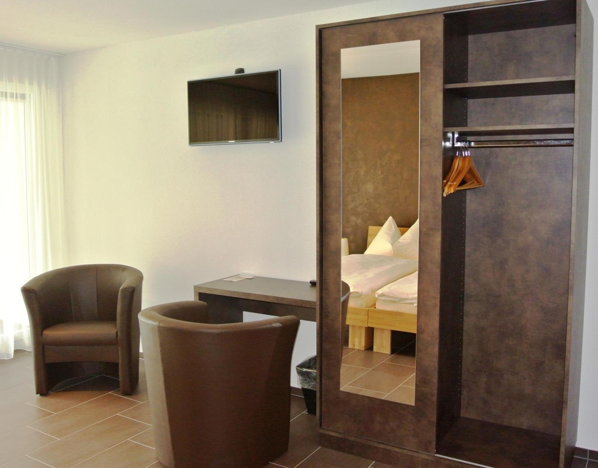 Hotel Restaurant Jura Kerzers Luaran gambar